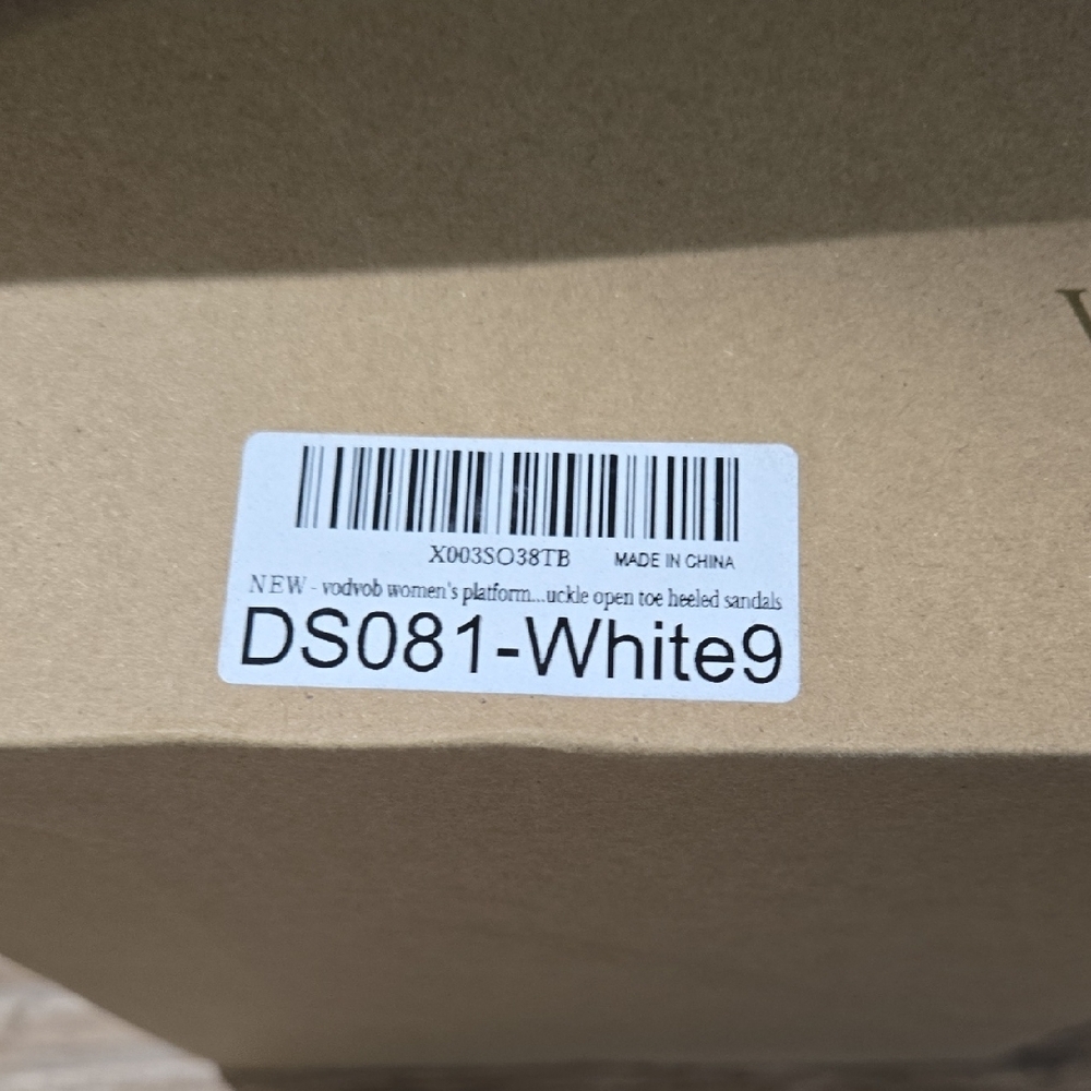 NWT Classic White Block Heel Sandals with Ankle Strap - Picture 2 of 6